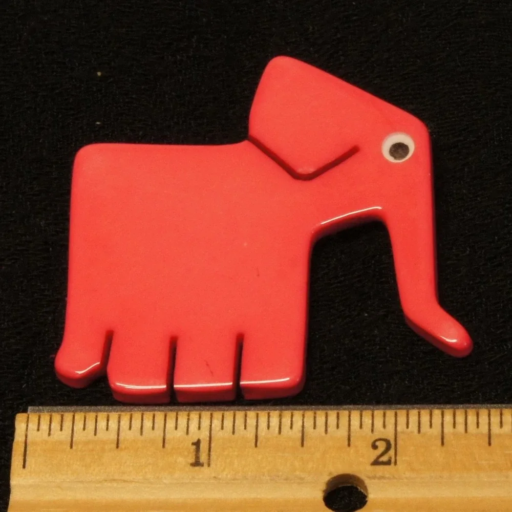 Vintage Retro Elephant Brooch Salmon Pink Plastic Pin Mid‎ Century Modern Style